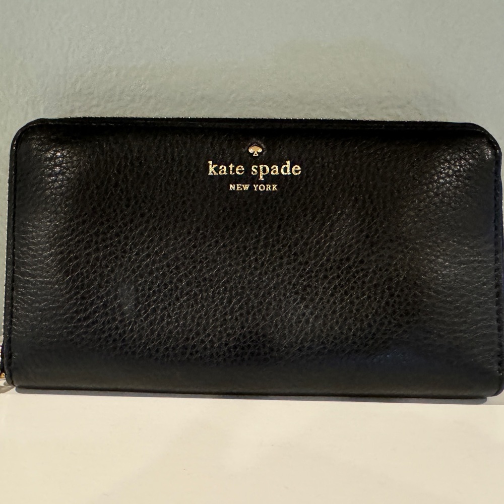 Kate Spade Black Full Size Zip Around Wallet Excellent Condition!!